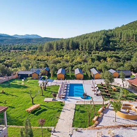 Kairos Hotel 4*