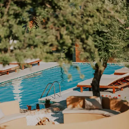 Kairos Hotel 4*