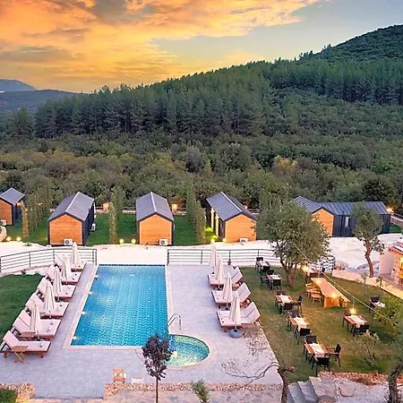 Kairos Hotel 4*