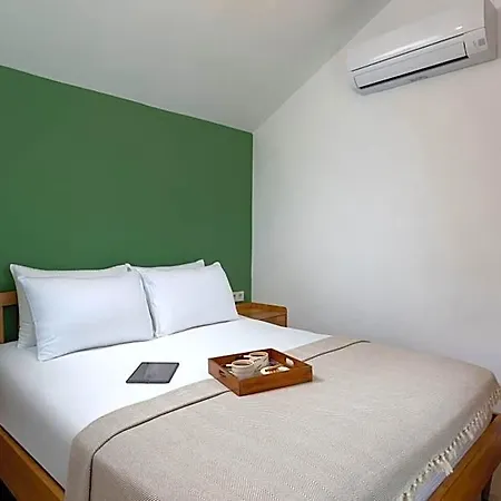 Kairos Hotel 4*