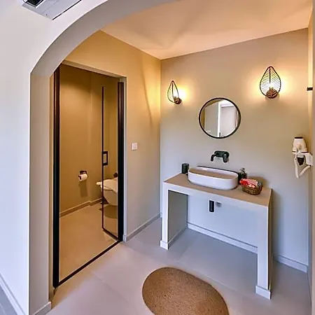 Kairos Hotel 4*