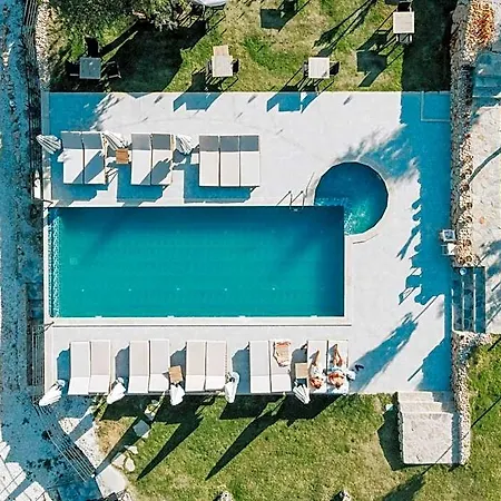 Kairos Hotel 4*