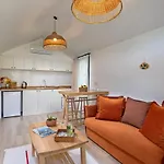 Kairos Hotel